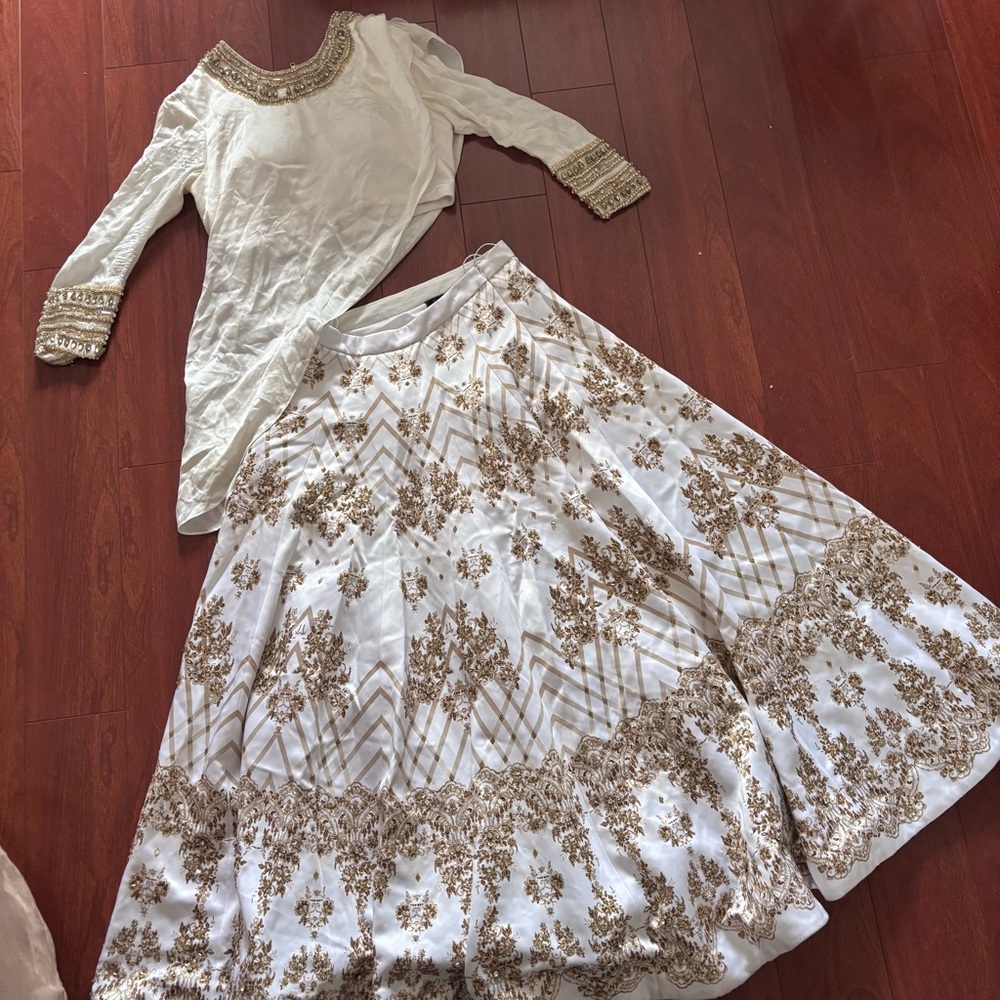 Intri printi by Pooja Solanki lehenga set
